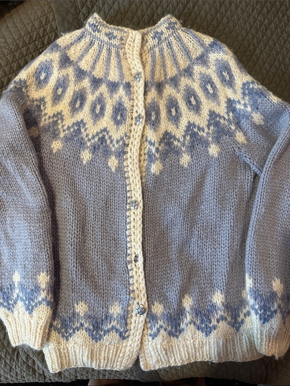 Vintage 1970’s Icelandic Alva Knit 100% Wool, Powder Blue and Cream Large